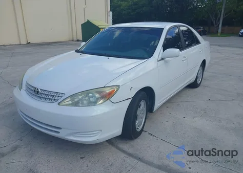 2002 Toyota Camry Le V6 z USA, uszkodzony, nr VIN 4T1BF32K42U007564
